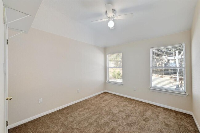 Building Photo - 212 Cargill Dr