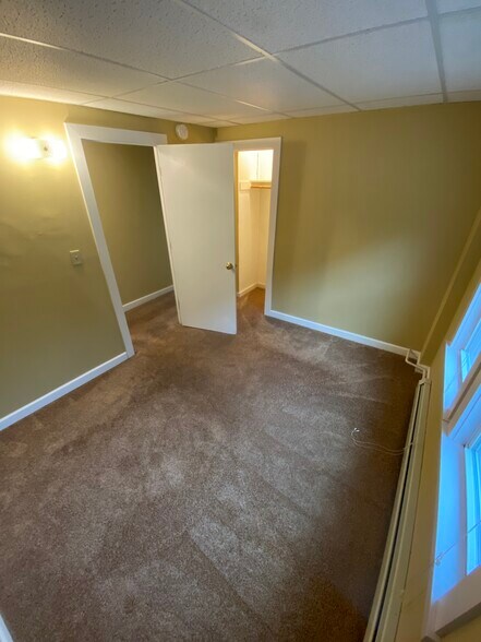 Building Photo - 7932 Violet Dr