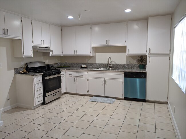 Building Photo - Beckwood Apartments