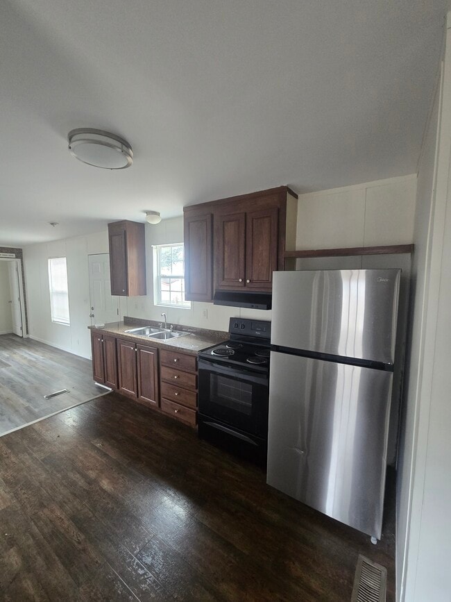 Building Photo - 111 Merrywood Dr