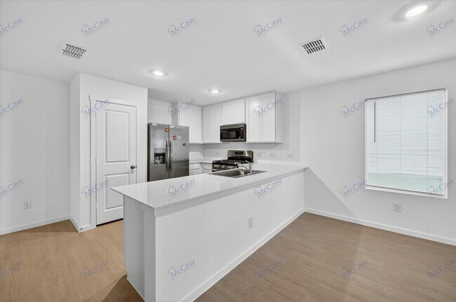 Building Photo - 4041 Arklow St