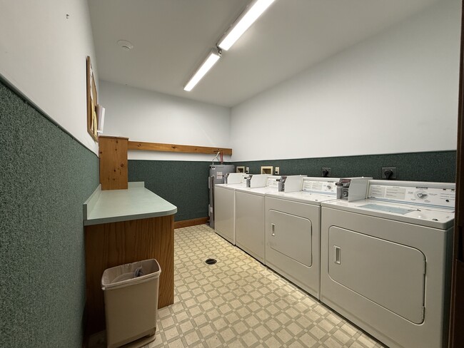 Building Photo - 11 Centre St