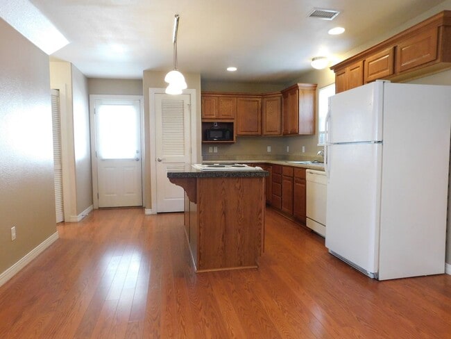 Building Photo - 1183 Inverness Way