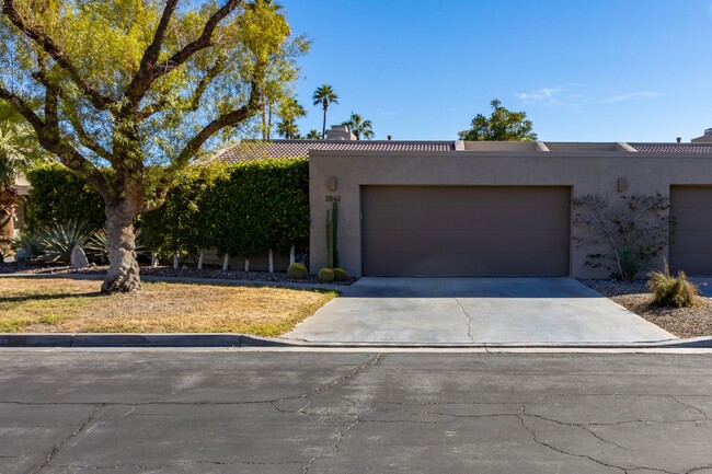 Building Photo - Stylish Palm Springs Retreat with Pool (Monthly Only - No Long Term)