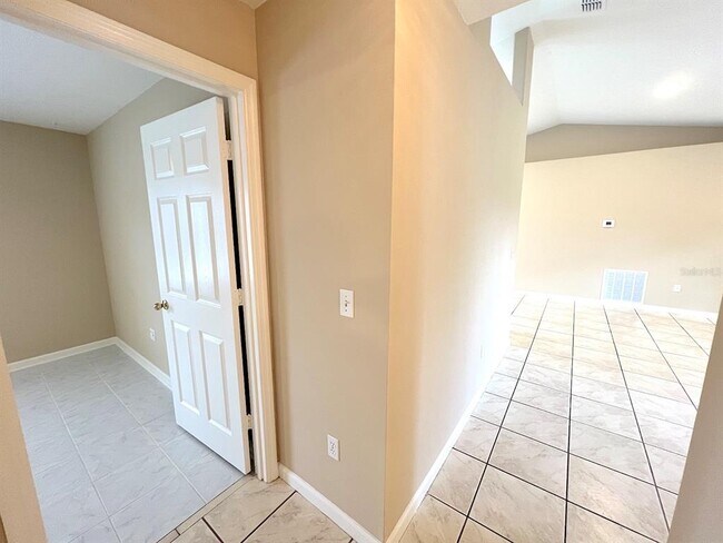 Building Photo - 142 Rolling Sands Dr