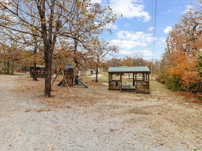 Building Photo - 2131 Sioux Dr