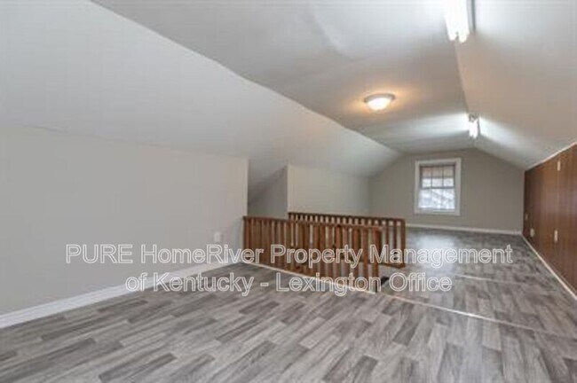 Building Photo - 200 Floral Park
