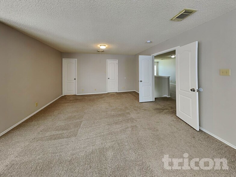 Building Photo - 1074 Stone Branch