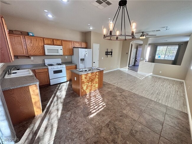 Building Photo - 3317 La Cascada Ave