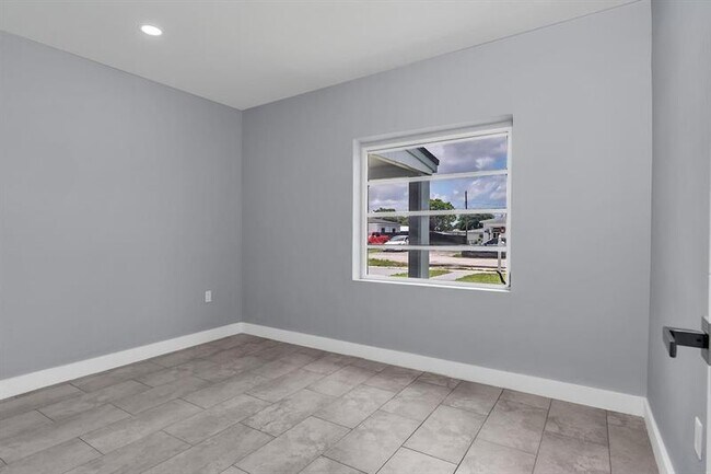 Building Photo - 14620 Tyler St