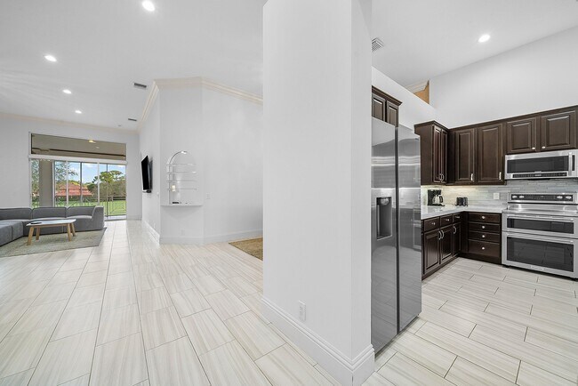 Building Photo - 114 Palm Point Cir