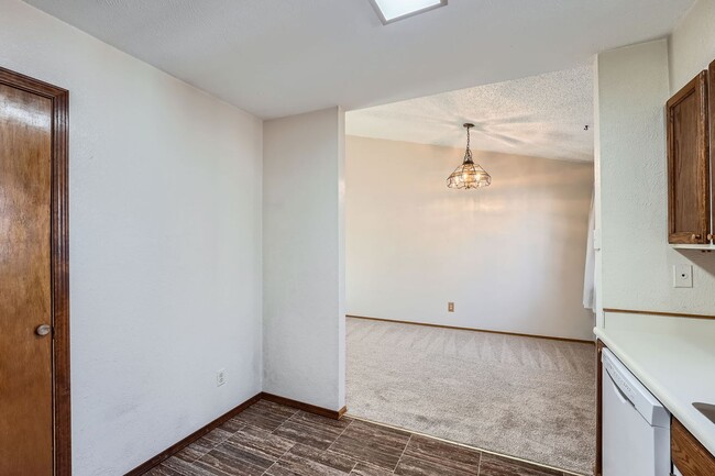 Building Photo - Charming 2-Bedroom 1.5 bathroom home in Au...