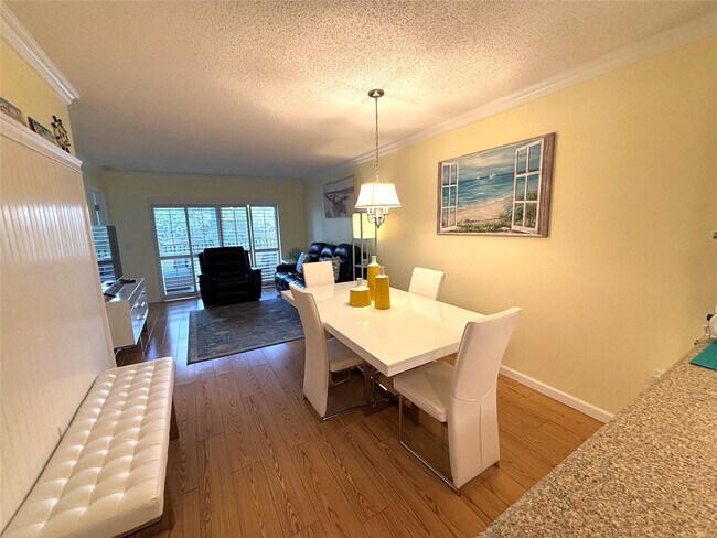 Building Photo - 2236 N Cypress Bend Dr