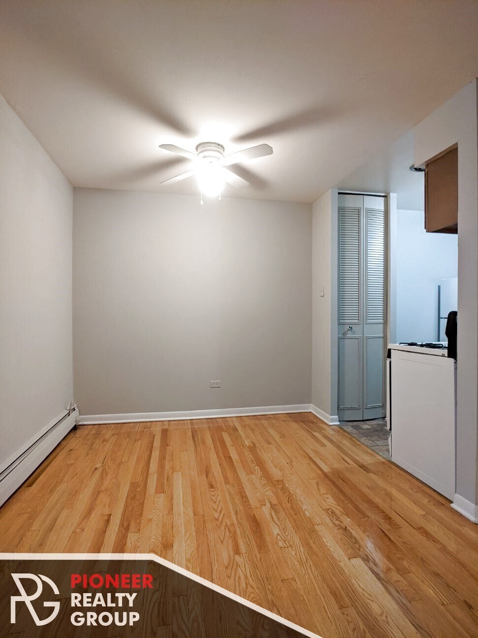 Building Photo - 502 W Briar Pl