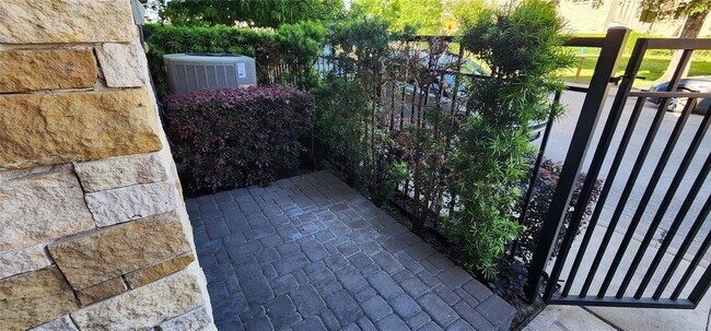 Building Photo - 1405 Patterson St