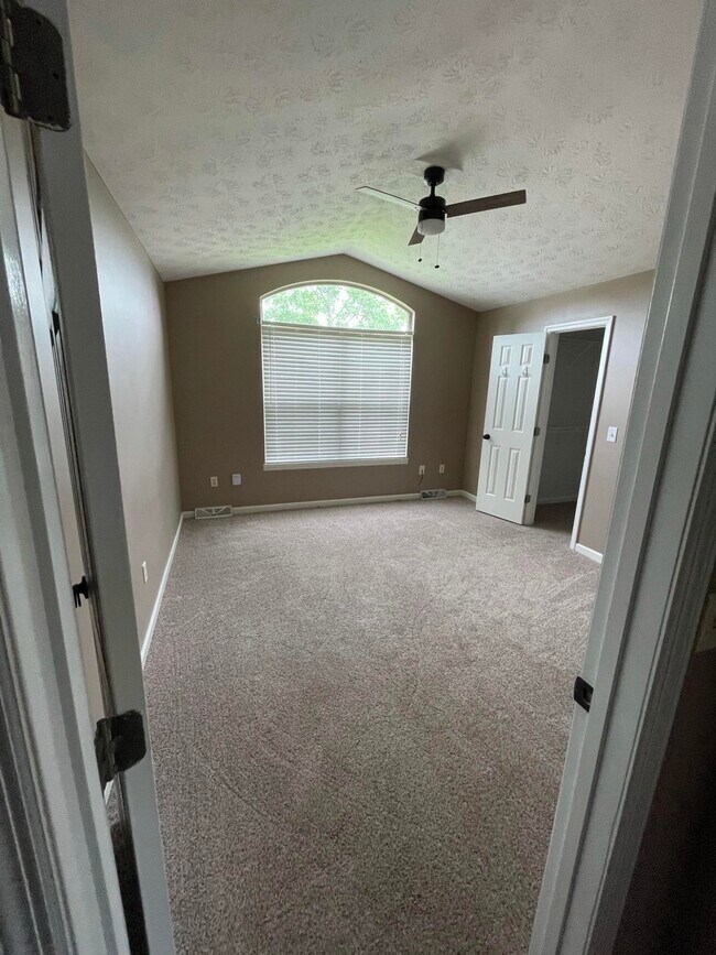 Building Photo - 1024 Heathcliff Dr