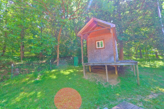 Building Photo - 671 Wolf Hill Rd