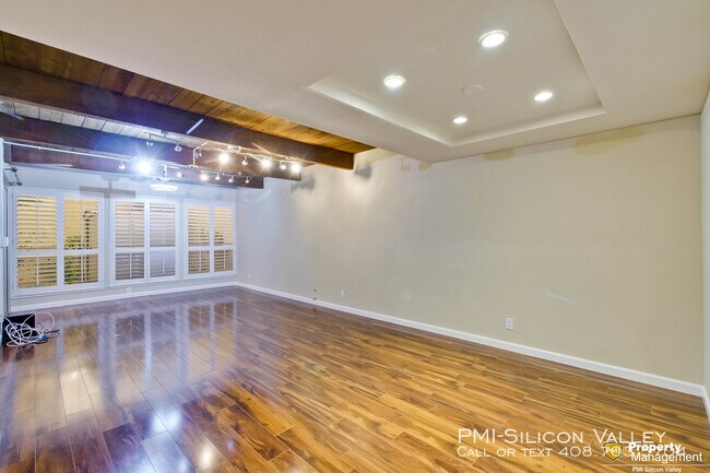 Building Photo - 520 S Cascade Terrace