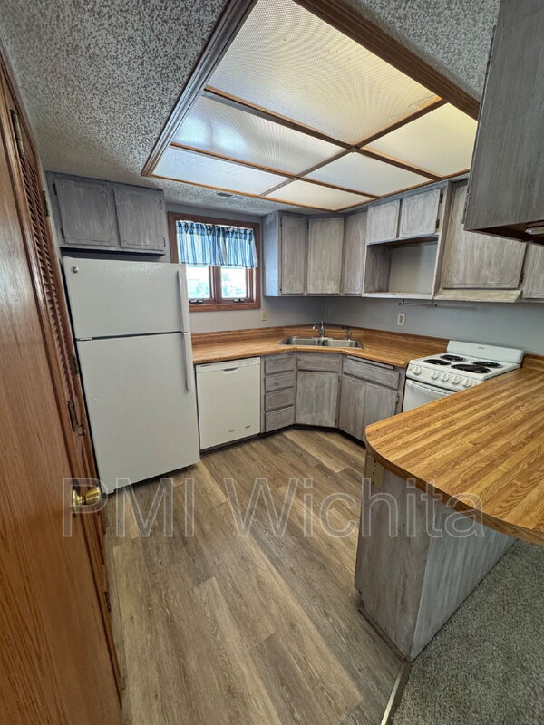 Building Photo - 235 S Willo-Esque Ct