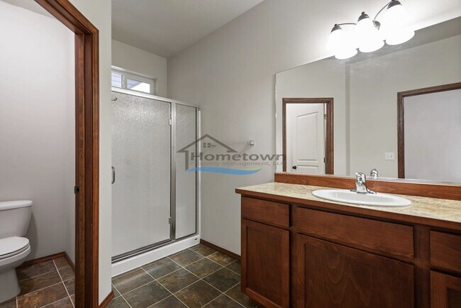 Building Photo - Stunning 3 Bedroom 2 Bath Home in The Landings!