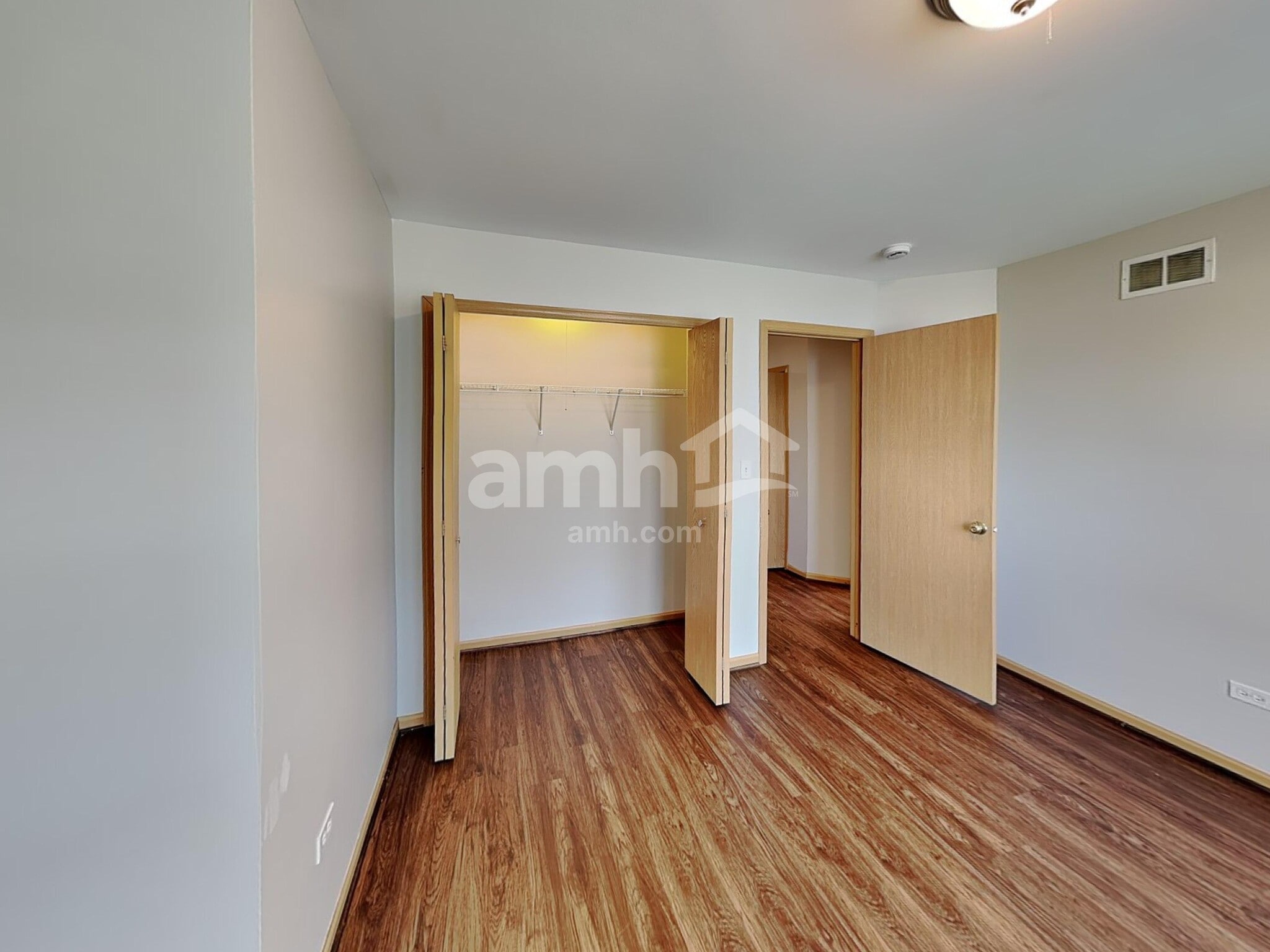 Building Photo - 3226 Kenilworth Ln