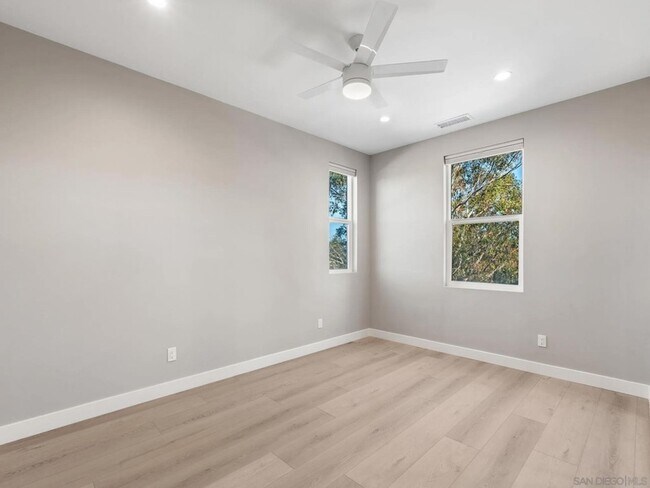 Building Photo - 2954 Copley Ave