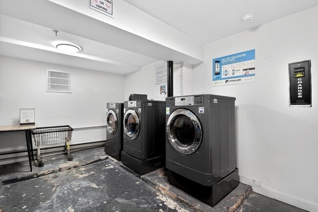 Building Photo - 608 Bramhall Ave