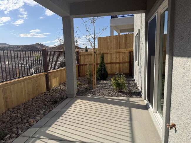 Building Photo - Brand New DR Horton Home Close to UNR!