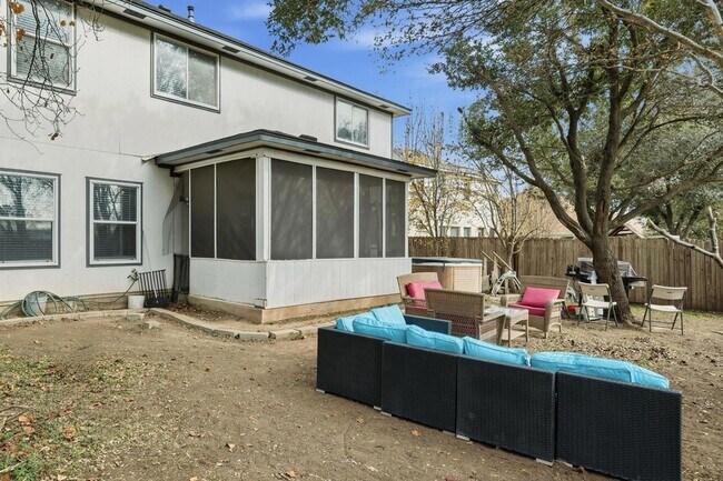 Building Photo - 1410 Katie Lynch Dr