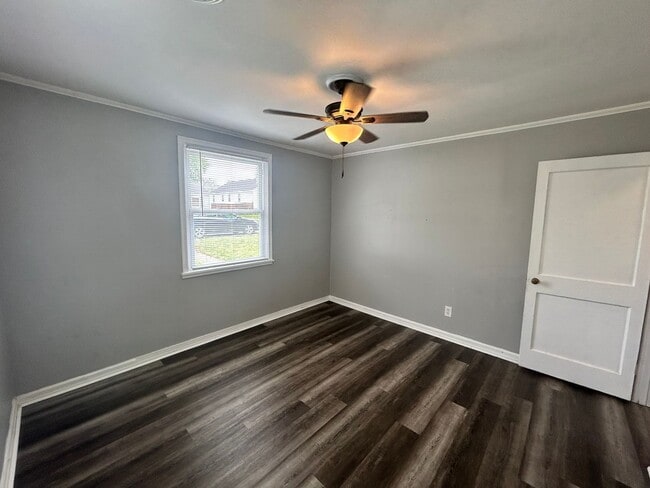 Building Photo - 1906 Wakefield Ave