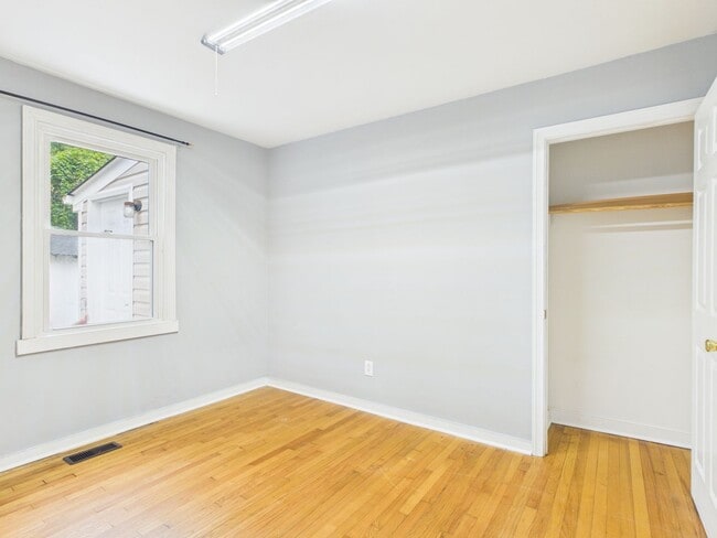 Building Photo - 1518 Ethridge Dr