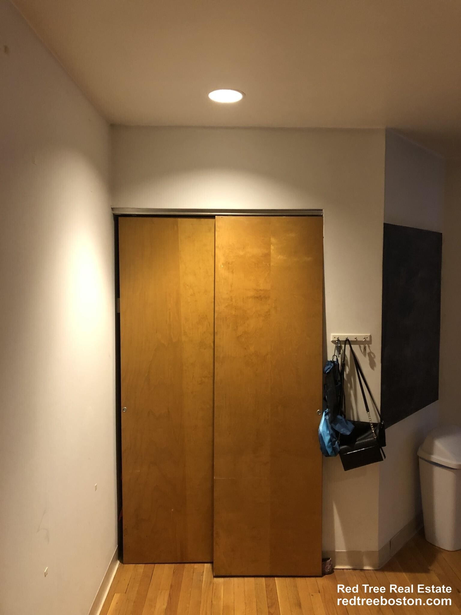 Building Photo - 103 Gainsborough St