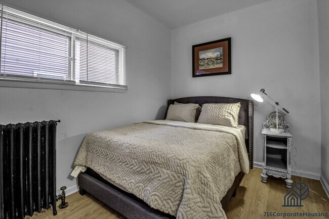 Building Photo - Furnished 2-Bedroom First-Floor Apartment Near Elmwood Village