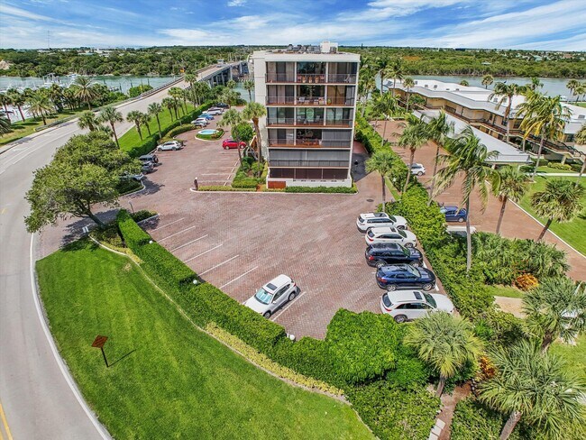 Building Photo - 225 S Beach Rd