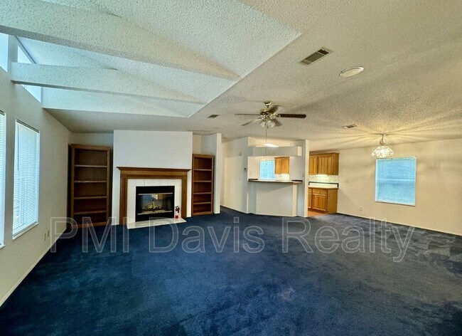 Building Photo - 149 Aster Ave
