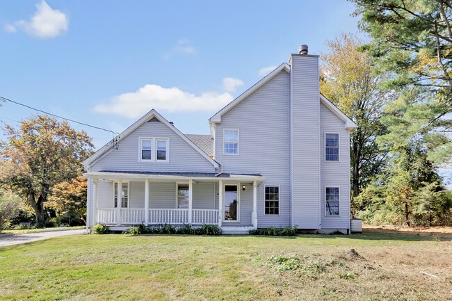 Primary Photo - 142 Meadow St