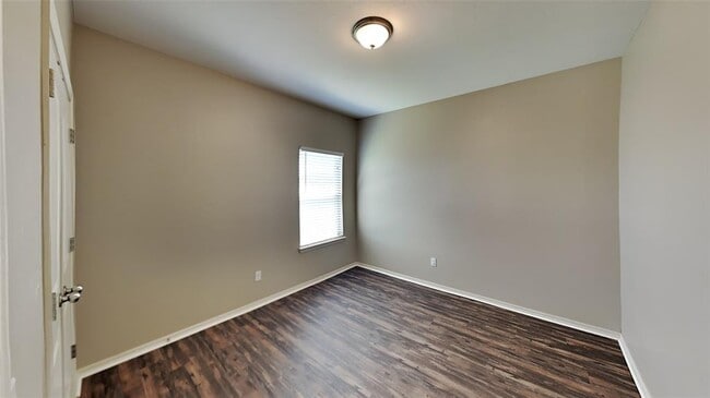 Building Photo - 2208 Mill Creek Way