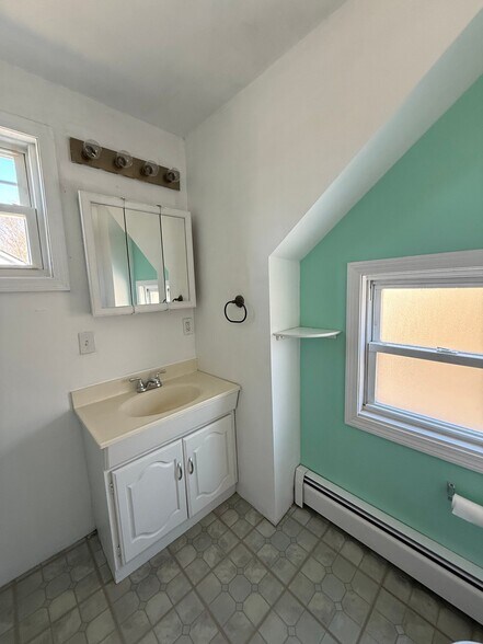 Building Photo - 3853 N Main St