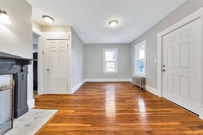 Primary Photo - 47-49 Howes St