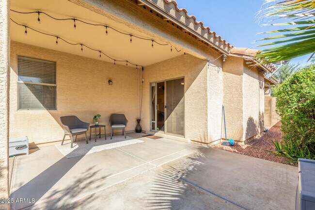 Building Photo - 12910 W Glenrosa Dr