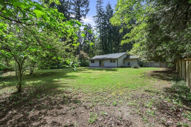 Building Photo - MOVE IN READY NOW!! 4 bed 1 bath on shy half acre! North Thurston School District