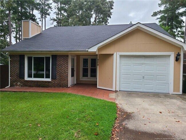 Building Photo - 909 Bramblewood Ct