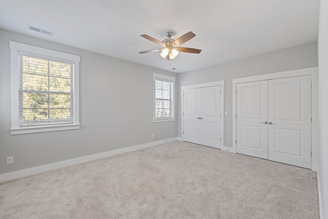 Building Photo - 704 Kenway Loop