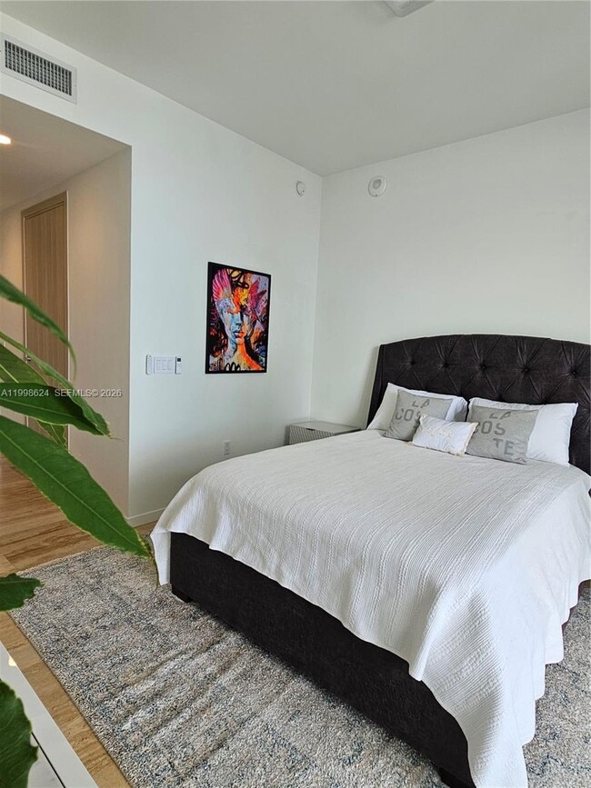 Building Photo - 1000 Brickell Plaza