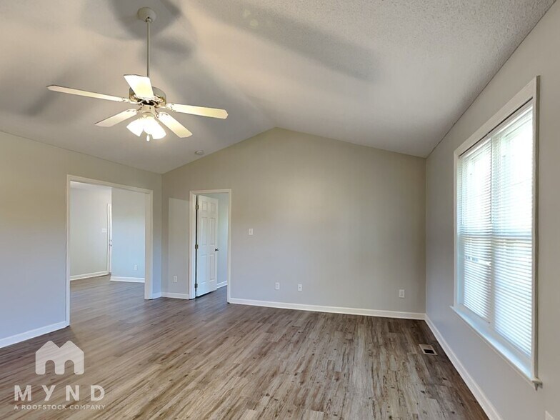 Building Photo - 204 Skylar Ln