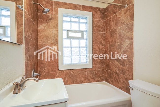 Building Photo - 5060 N 26th St