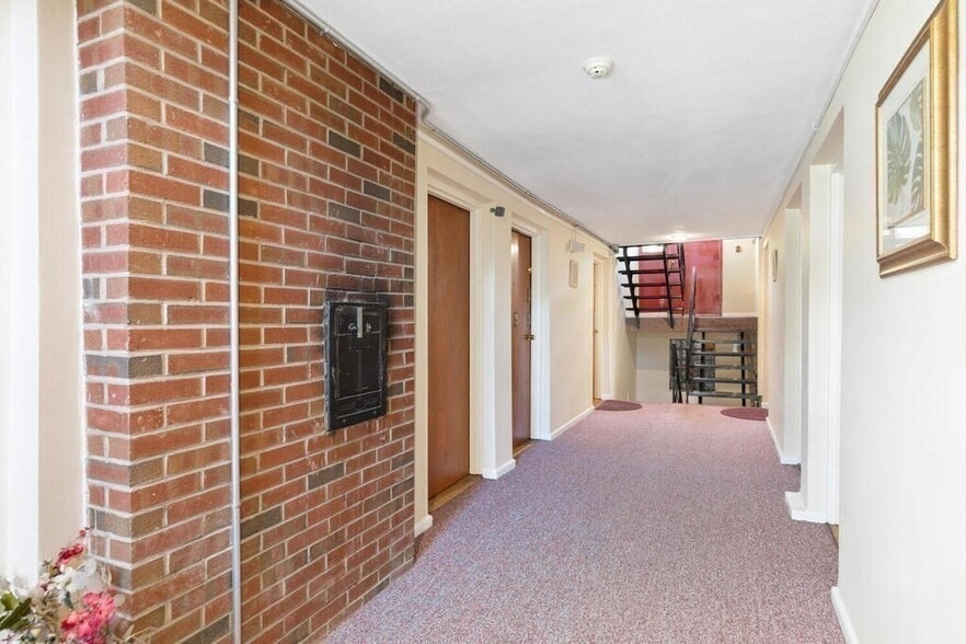 Building Photo - 59 Bynner St