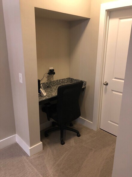 Building Photo - 2917 Camden Park Pl