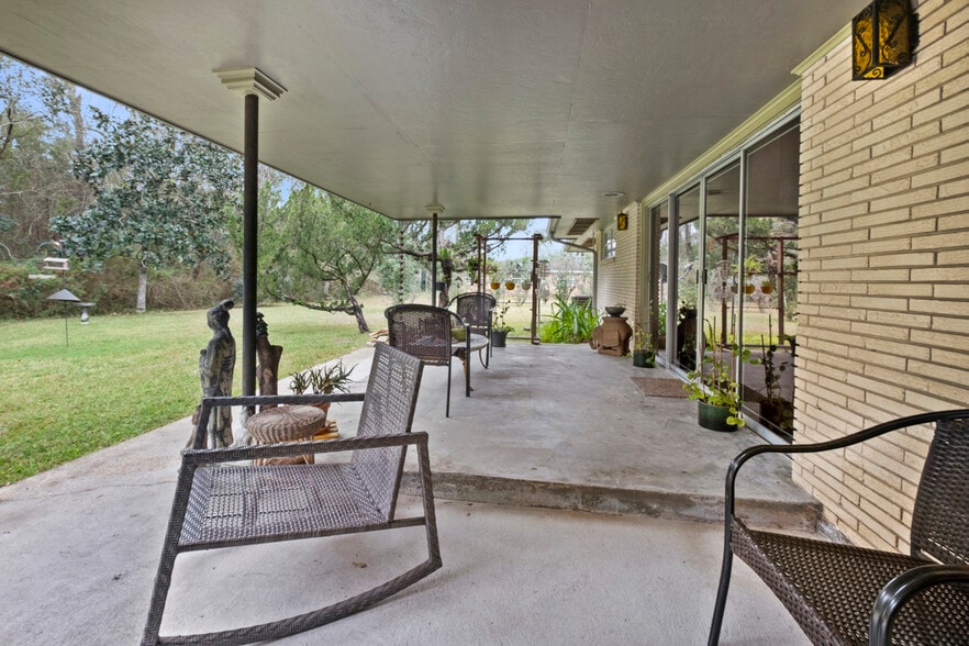 Building Photo - 917 Fremaux Ave