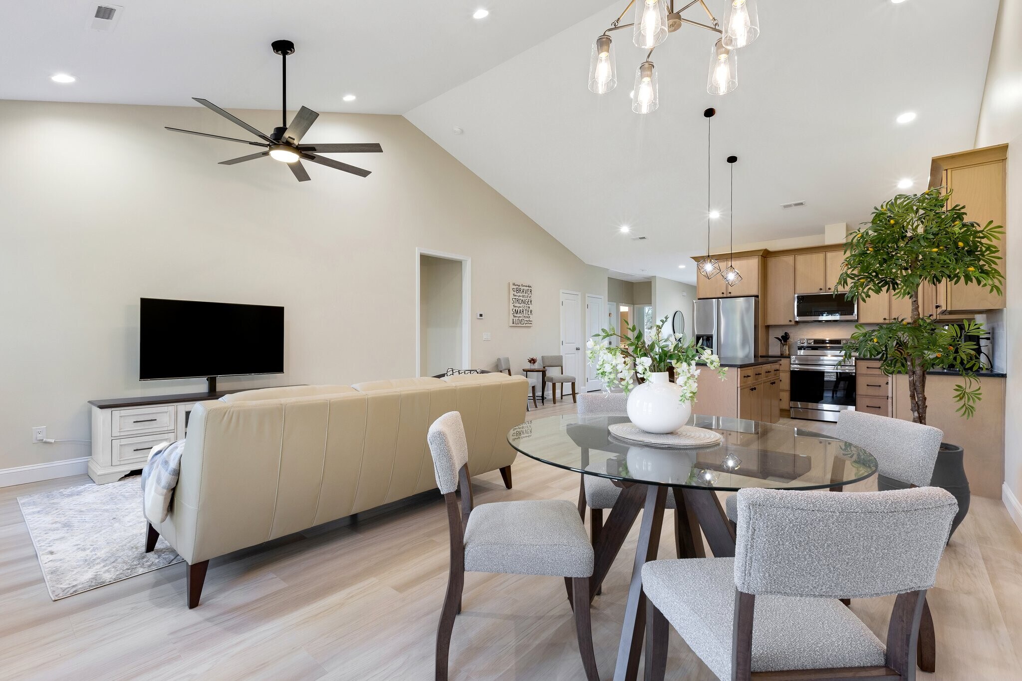 Building Photo - 190 Weaver Line